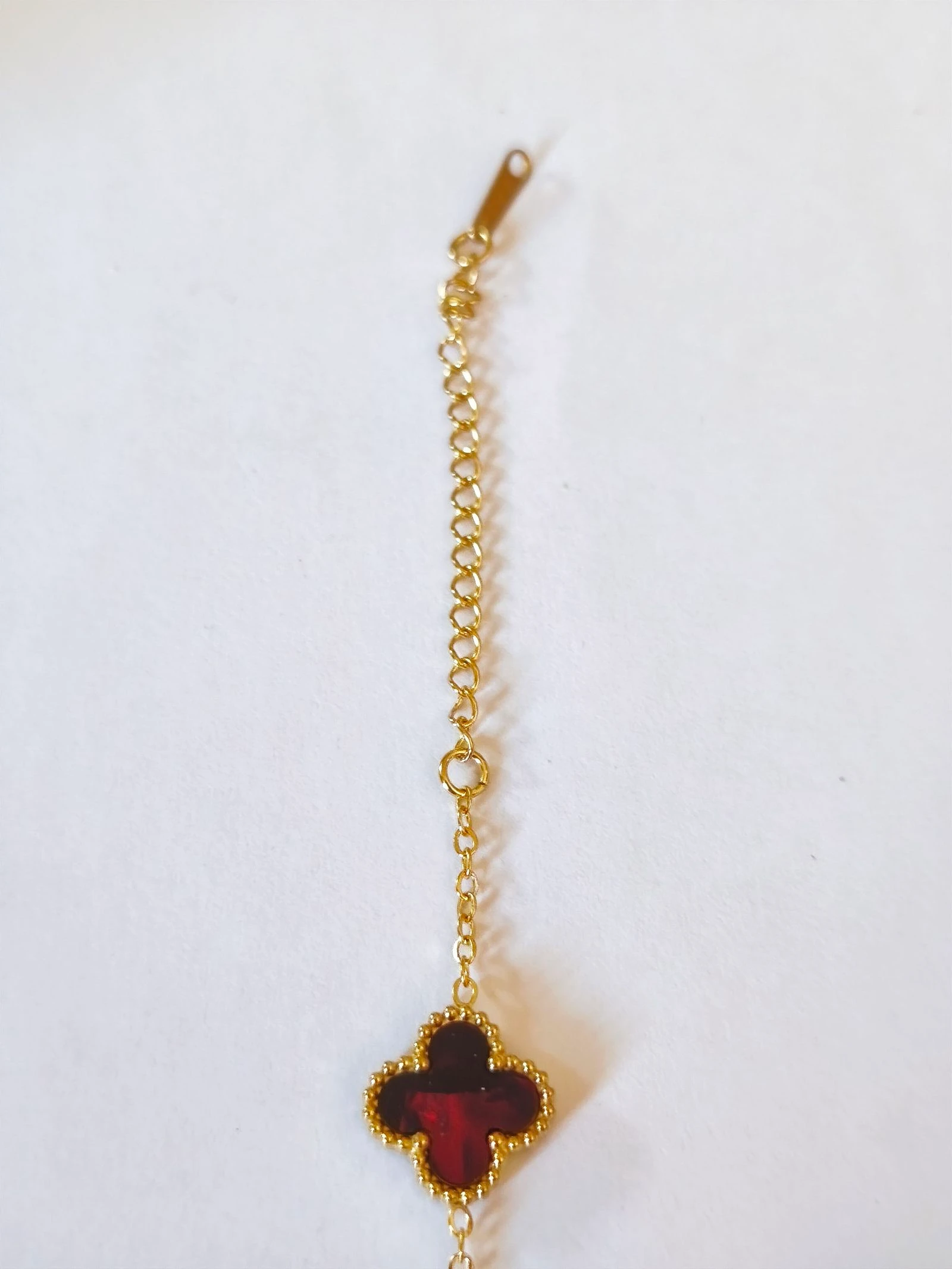 Conjunto de gargantilha, pulseira e brincos de trevo com corrente de aço dourada – photo 8